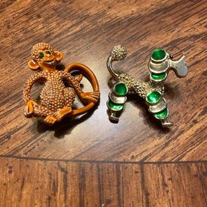 2 gerry animal brooches